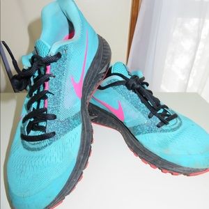 bright sneakers nike